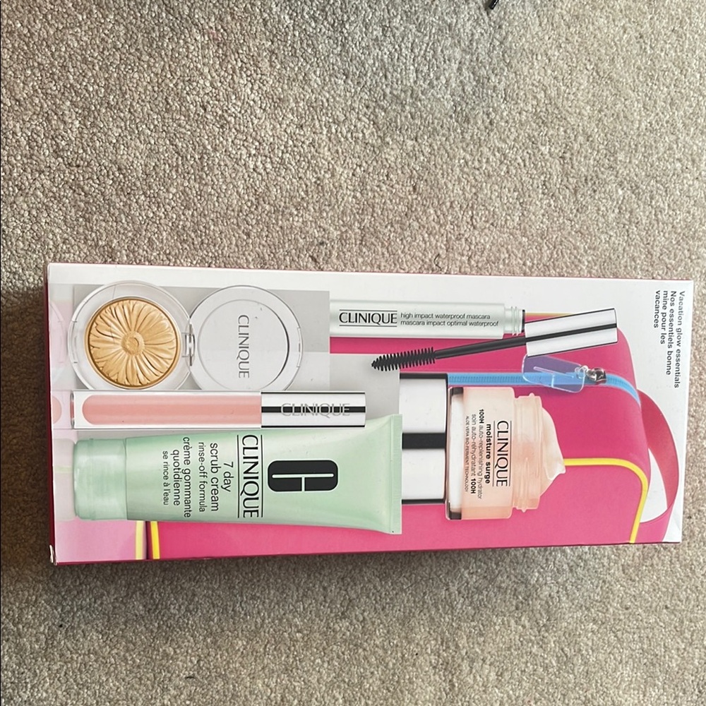 Clinique vacation glow essentials set